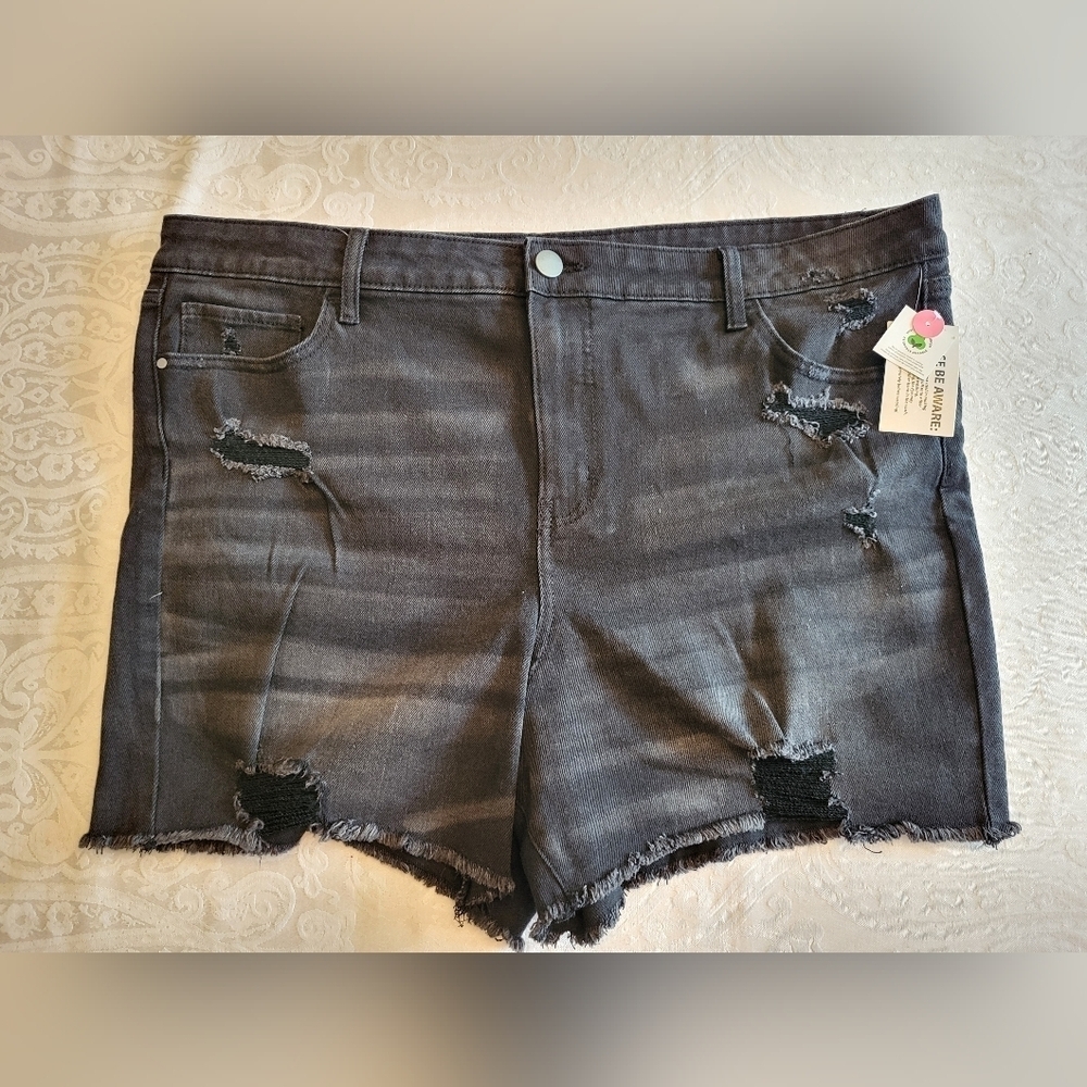 No Boundaries Black Gray Jean Shorts Casual Style Size 20, NWT, Distressed